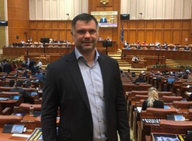 Daniel Ghiţă a pierdut „lupta” cu propriul discurs în Parlament: „Aceste fantome a trecutului ne urmăreşte şi ne otrăveşte vieţile şi astăzi”