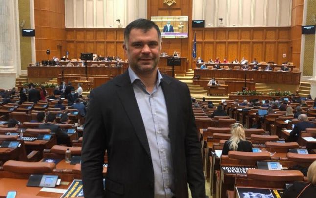 Daniel Ghiţă a pierdut „lupta” cu propriul discurs în Parlament: „Aceste fantome a trecutului ne urmăreşte şi ne otrăveşte vieţile şi astăzi”