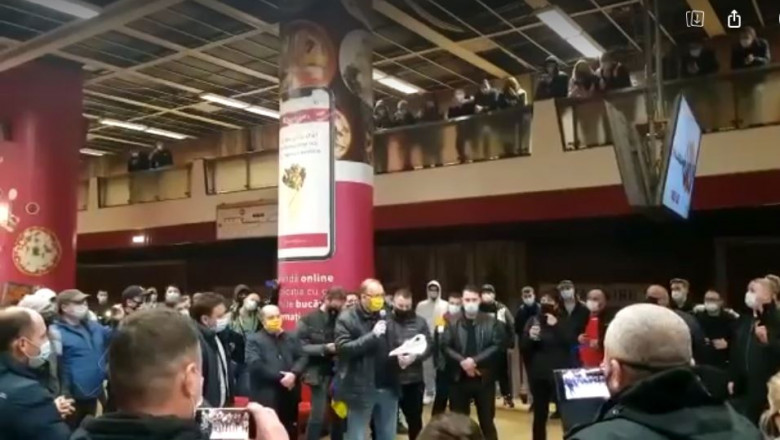 Sindicaliştii de la metrou au sărbătorit încheierea protestului pe peron, cu aplauze şi urale
