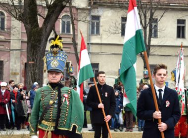 Primarul din Sfântu Gheorghe a fost amendat pentru că a pus în oraş steaguri cu roşu-alb-verde de Ziua Maghiarilor de Pretutindeni