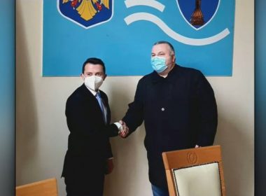 Un senator USR l-a infectat cu coronavirus pe noul prefect de Maramureş. Parlamentarul nu s-a izolat, deşi era contact direct