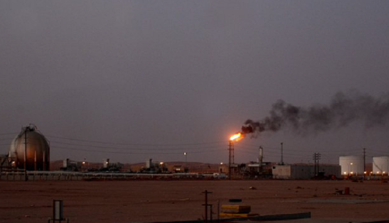 Incendiu la terminalul petrolier saudit de la Jazan, în urma tirului unui proiectil