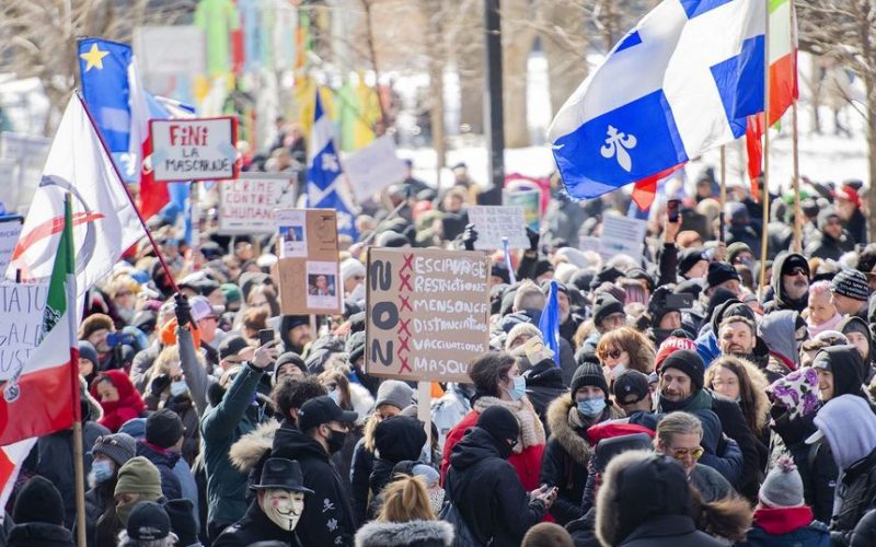 Manifestaţie la Montreal împotriva măsurilor de restricţie