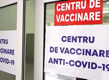 Erori în actele unui centru de vaccinare din Timişoara. Adulţii au fost trecuţi la categoria copii