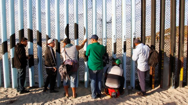 Peste 172.000 de migranţi arestaţi la frontiera SUA cu Mexicul, cel mai ridicat nivel din ultimii 15 ani