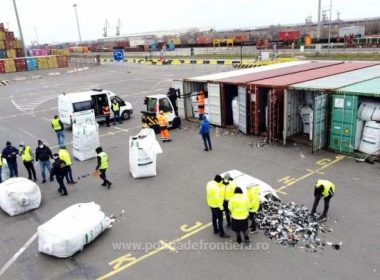 Containere cu deşeuri inutilizabile, aduse în Portul Constanţa din Occident