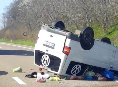 Român mort într-un accident auto în Belgia: a fost aruncat pe geam şi strivit de dubiţa în care călătorea
