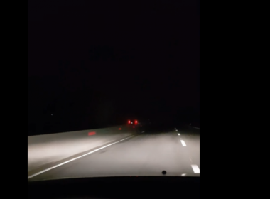 O şoferiţă, filmată în timp ce circulă pe contrasens pe DN1. Poliţia Rutieră nu a intervenit, deşi a fost alarmată de două ori de un alt şofer