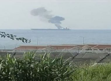 Un petrolier iranian, vizat de un atac în apropierea coastelor Siriei: trei morţi