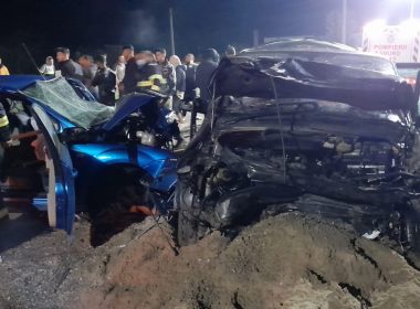 Un copil de 1 an a decedat şi alte patru persoane au fost rănite într-un accident la Borăneşti