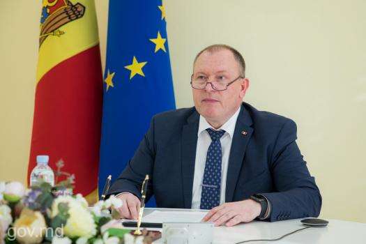 Premierul interimar al Republicii Moldova recunoaşte că starea de urgenţă propusă de guvern este folosită în scopuri politice