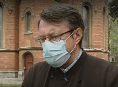 Un preot care ţine slujbe la patul pacienţilor din ATI face mărturii cutremurătoare: Este un fel de întâlnire cu imaginea iadului