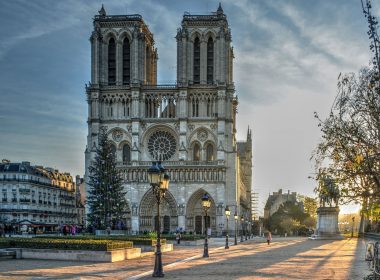 Catedrala Notre-Dame din Paris, devastată de incendiu, va fi redeschisă în 2024