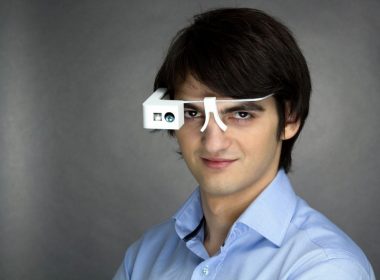 Românul Cornel Amariei, inventatorul ochelarilor care îi ajută pe nevăzători să se deplaseze, finalist în Global Business Hall of Fame