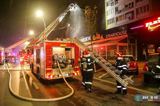 Fast Food cuprins de flăcări în Capitală