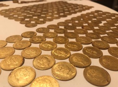 Tezaur cu 42 de monede romane, descoperit în apropierea fostei cetăţi dacice de la Stârciu