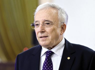 Isărescu: BNR va ajuta la flexibilizarea inflaţiei, ţinând cont de datoria ridicată a României, dar nu va mai scădea dobânda