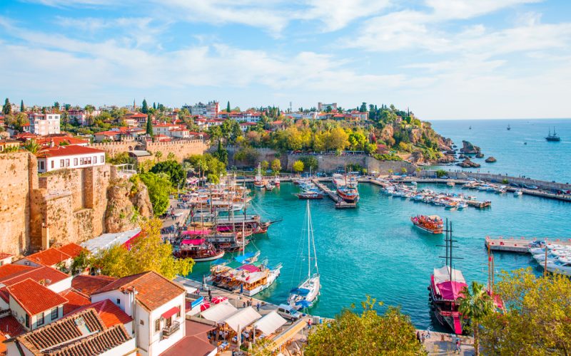 Antalya, destinaţia în care nu merită să stai doar în resort