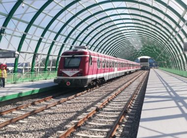 Proiect de 1 miliard de euro pentru noua linie de tren spre Otopeni: "Dacă nu le facem cu cap, călătorii vor veni tot pe rutier"