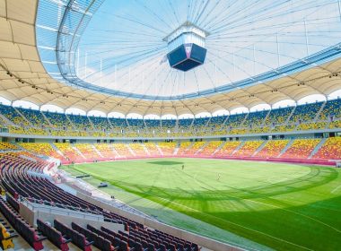 Ministrul Sportului a anuntat ca Euro 2021 se va putea desfasura cu spectatori in tribune. Gradul de ocupare va fi de maxim 25% si cu test covid la intrare. Mai multe detalii la FOCUS 15:00 si FOCUS 18:00