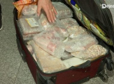De ce a fost oprită la aeroport o româncă cu un bagaj de 42 de kilograme. Cu ce era burduşit geamantanul