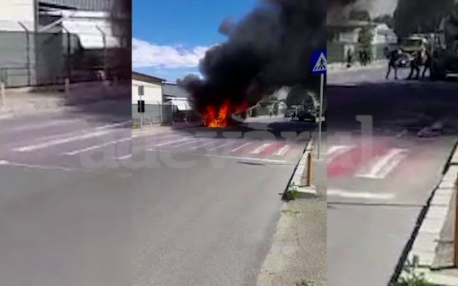 Un microbuz de călători a ars ca o torţă în Zona Industrială a Buzăului