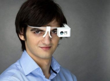 Românul care a inventat ochelarii pentru orbi a fost nominalizat la Global Business Hall of Fame
