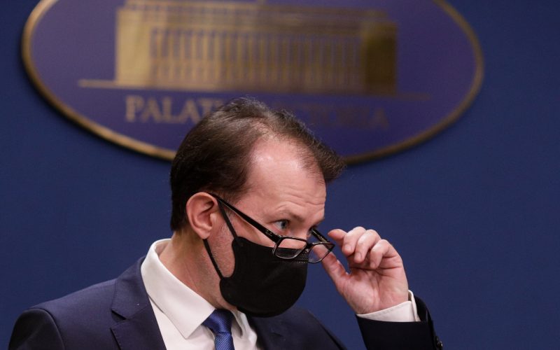 Florin Cîţu: Deocamdată, cu mască la locul de muncă la interior. Ordinul ministrului sănătăţii va fi modificat