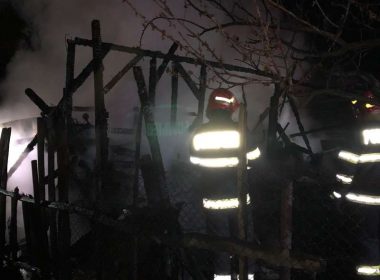 Tragedie în Bacău. Doua persoane au murit arse în propria casa