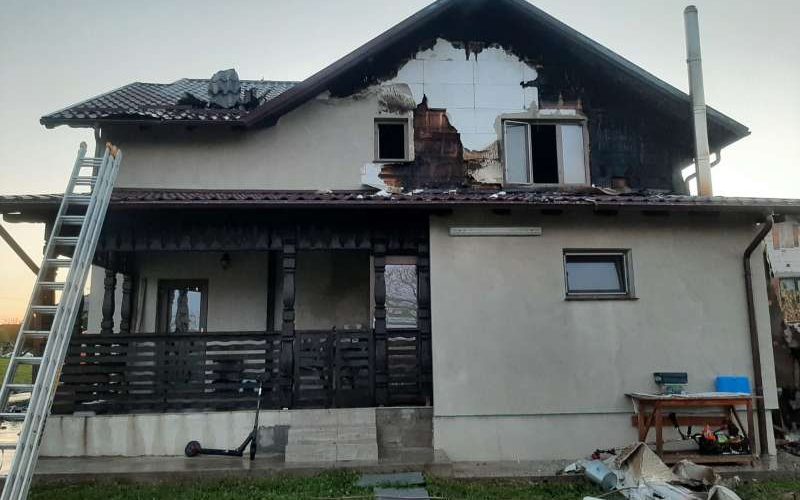 Incendiu stins în 5 ore în Botoşani