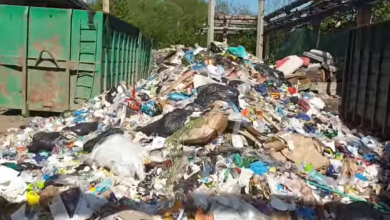 Garda de Mediu a găsit 100 de tone de deşeuri aruncate pe platforma Nitramonia Făgăraş. Primar: Au venit în weekend când nu se lucrează