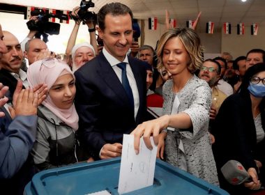 Bashar al-Assad a fost declarat câştigător al alegerilor din Siria. Occidentul şi opoziţia au numit alegerile „o farsă”