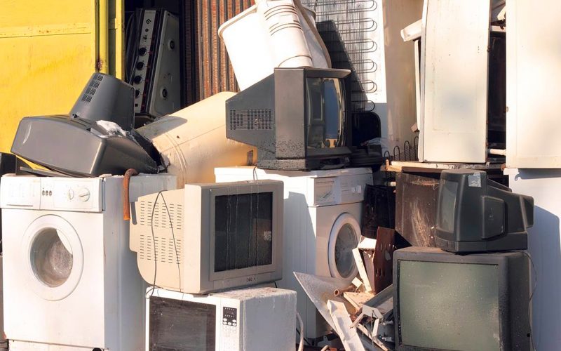 Românii au reciclat de cinci ori mai multe deşeuri de echipamente electrice şi electronice, în ultimii ani
