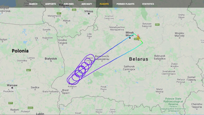 Un avion din Belarus care decolase spre Barcelona s-a întors la Minsk, după ce s-a învârtit în aer fără să intre în spaţiul aerian UE