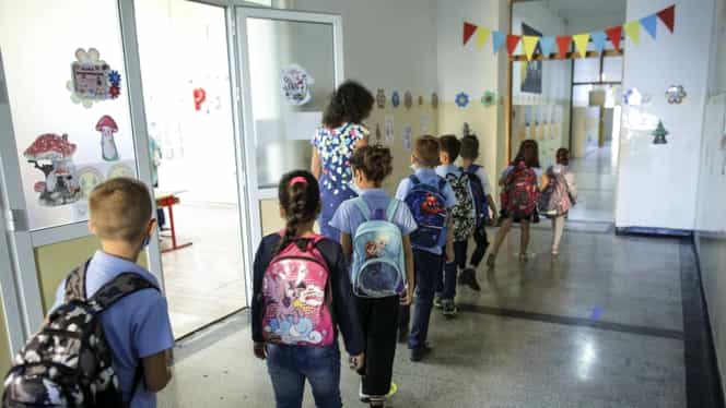 Cîmpeanu: Peste 32.000 de elevi şi preşcolari, confirmaţi cu COVID. Câte şcoli au trecut în online