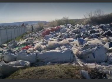 Zece tone de deşeuri din sticlă fără documente, oprite de poliţişti la PTF Giurgiu