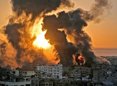 Noi lovituri ale Israelului în Fâşia Gaza, după baloanele incendiare lansate de Hamas. Armistiţiul este în pericol