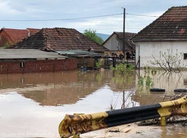 Inundaţii masive în Satu-Mare. Louinţe distruse, zeci de persoane evacuate