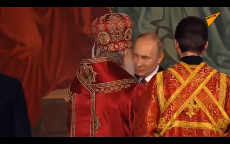 Vladimir Putin, la slujba de Înviere