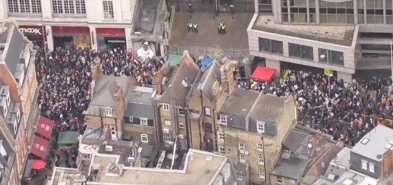 O manifestaţie propalestiniană a adunat mii de persoane la Londra