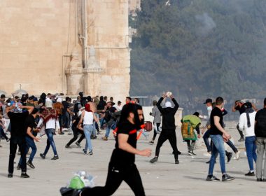 Noi ciocniri violente la Ierusalim. Peste 200 de răniţi în urma confruntărilor dintre protestatarii palestinieni şi poliţişti