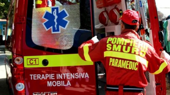 Un paramedic de la Secţia de Pompieri Sărmaşu, aflat în timpul liber, a salvat un bărbat căzut pe stradă la Târnăveni