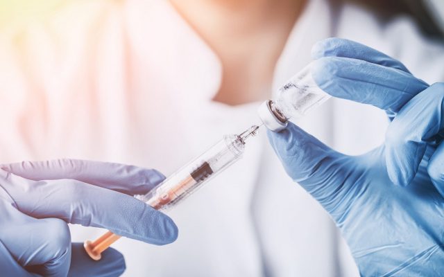 Vaccinare la poarta casei, în Ciugud