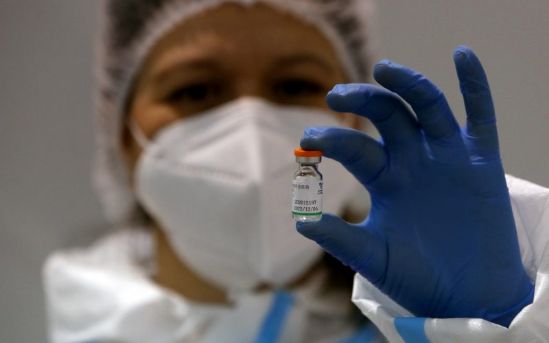Emiratele Arabe Unite administrează a treia doză de vaccin Sinopharm