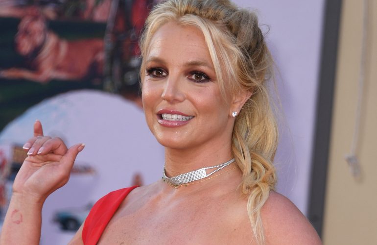 Tatăl lui Britney Spears renunţă la statutul de tutore după mai bine de 13 ani