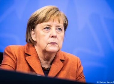 Angela Merkel: „Nevaccinaţii ar trebui să se gândească la datoria pe care au faţă de societate, de a-i proteja pe ceilalţi”