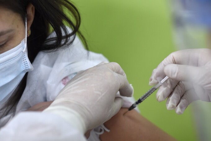 Persoanele nevaccinate în Germania riscă restricţii, a avertizat secretarul general al Cancelariei