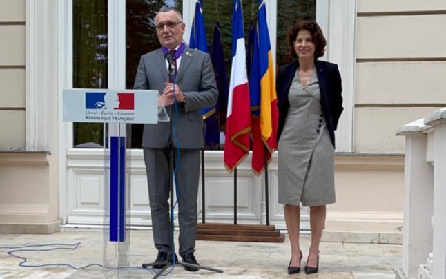 Ministrul Educaţiei, decorat cu ordinul „Palmes academiques“: O să susţin folosirea limbii franceze în instituţiile UE