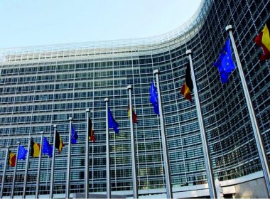 Comisia Europeană propune un portofel de identitate digitală pentru toţi europenii
