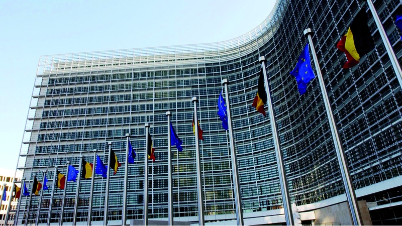 Comisia Europeană propune un portofel de identitate digitală pentru toţi europenii